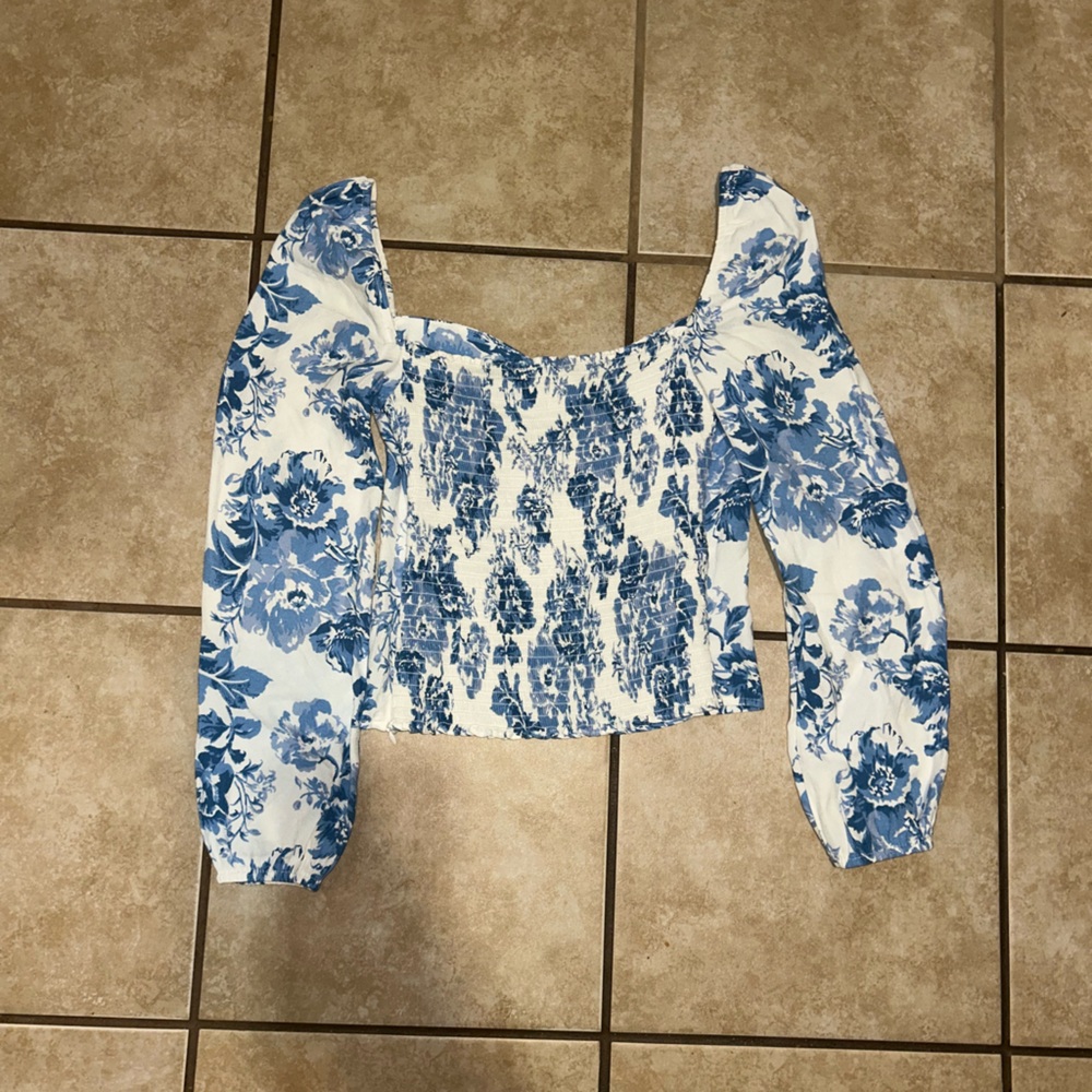 Reformation Reign Top in Olympia Size 2 - Picture 4 of 6